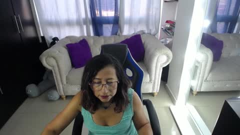 Emmily online show from December 14, 10:18 pm