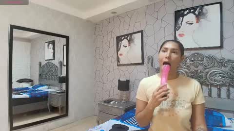 emmiramiller online show from September 24, 12:04 pm