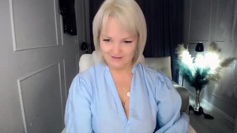 emmmam online show from October 20, 2:09 pm