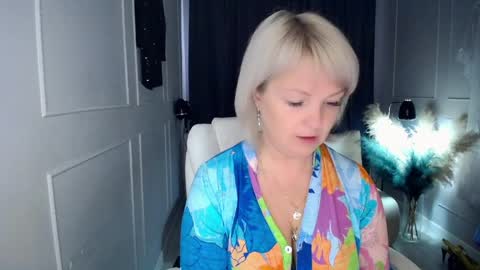 emmmam online show from May 14, 9:04 am