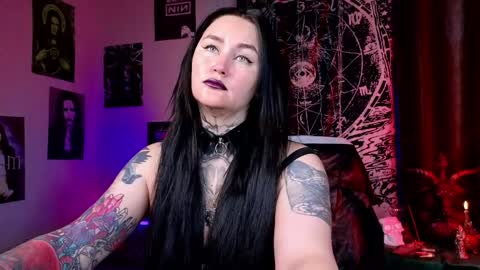 Emmy Bright     50  online show from May 21, 2:09 am