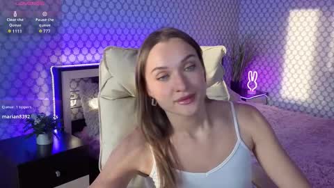 Snapshot of emmyskyy chatting on September 13, 3:31 pm Emma online show from September 13, 3:31 pm