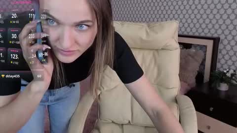 Snapshot of emmyskyy chatting on September 19, 12:15 pm Emma online show from September 19, 12:15 pm