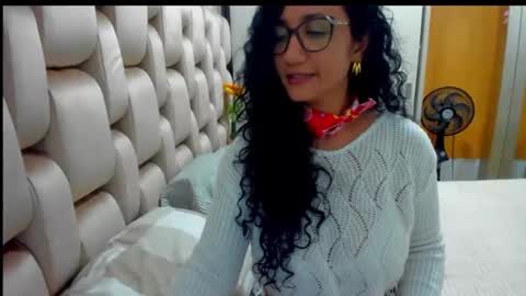 emperatriztapia online show from December 9, 11:24 pm