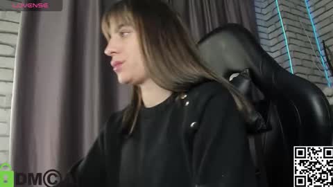 emy__angel online show from December 22, 12:25 am