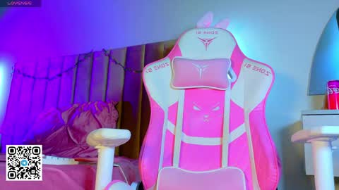 Emy kami online show from May 5, 11:02 am