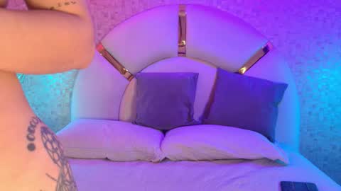 Emy  online show from December 18, 12:10 pm