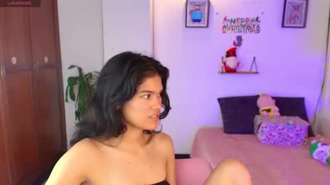 emycarver09 online show from December 2, 1:35 pm