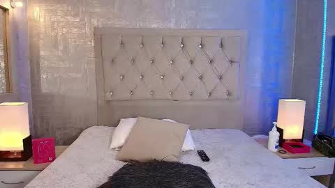 Emyly  online show from December 20, 9:08 pm