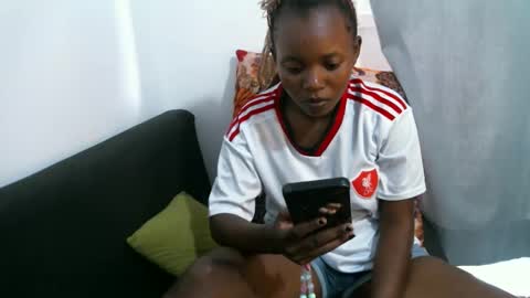 Vee online show from May 11, 11:23 am