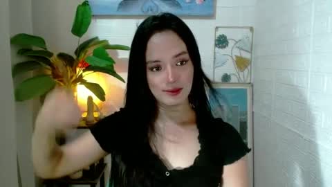 Callmeeya online show from December 3, 6:57 am