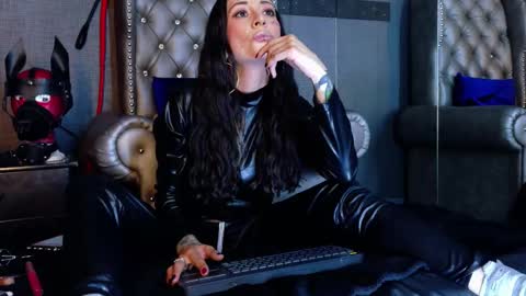 EnchantressQueen online show from November 7, 2:28 am