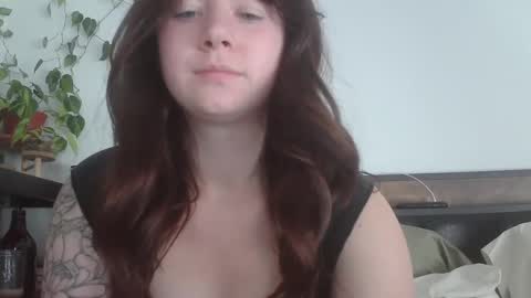 endlessly evie online show from December 14, 9:02 pm