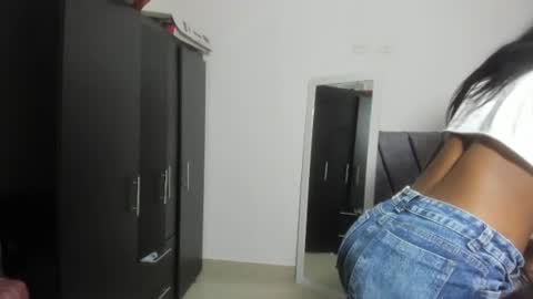 Snapshot of enyelsalas2 chatting on September 14, 2:42 am Angela online show from September 14, 2:42 am