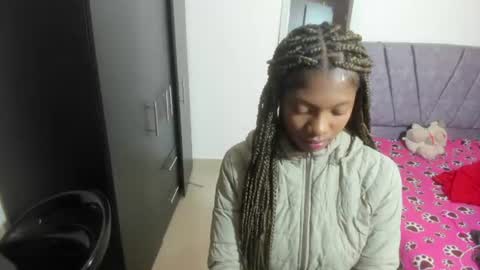 Snapshot of enyelsalas2 chatting on October 16, 11:40 pm Angela online show from October 16, 11:40 pm