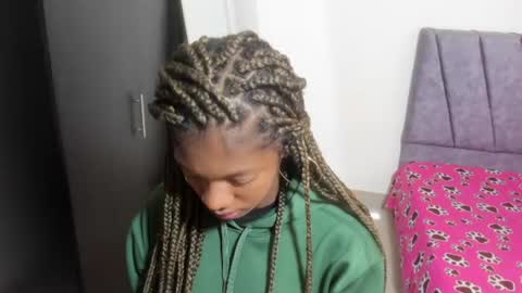 Snapshot of enyelsalas2 chatting on October 21, 2:15 am Angela online show from October 21, 2:15 am