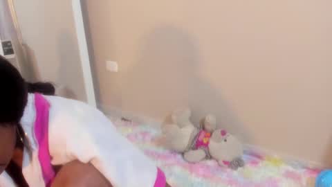 Snapshot of enyelsalas2 chatting on February 7, 12:28 pm Angela online show from February 7, 12:28 pm