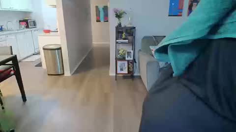 sheilyn online show from October 16, 3:09 am