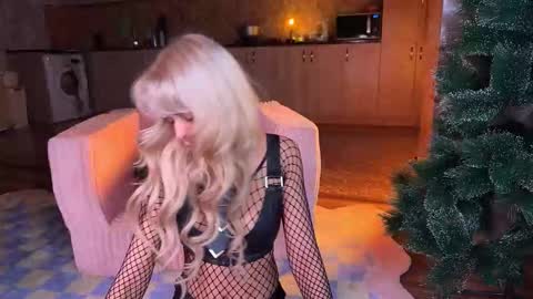 Alissa online show from December 22, 6:44 pm