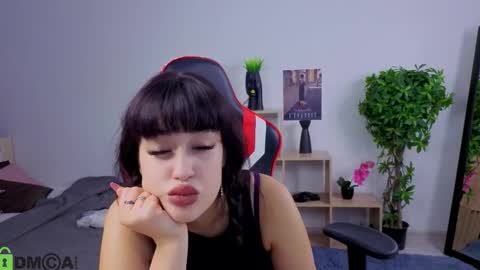 Erika online show from October 4, 4:00 pm