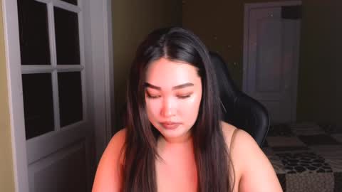 Erica Wayne online show from December 18, 8:03 pm