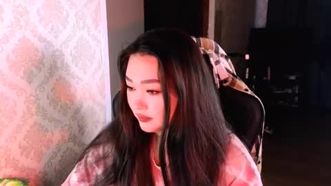 Erica Wayne online show from December 16, 3:01 am