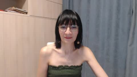 ericablack8 online show from April 2, 4:26 pm