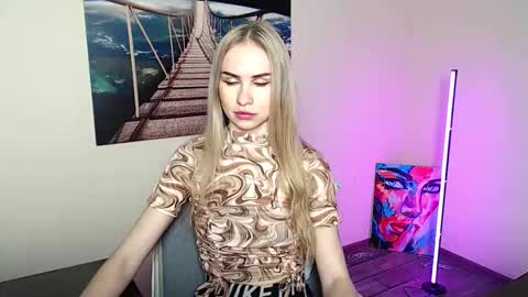 Erika online show from May 19, 12:01 pm