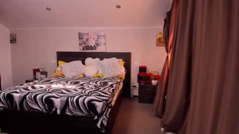 ErikaGold online show from May 11, 4:36 am