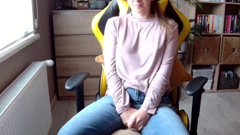 Melissa   online show from December 17, 10:01 am