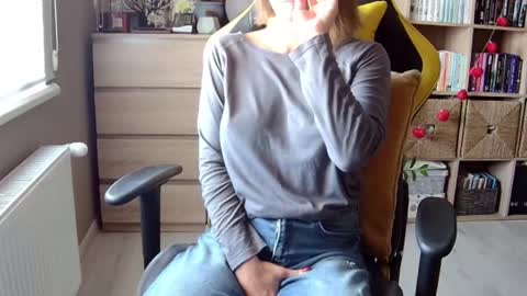 Melissa   online show from February 23, 9:06 am