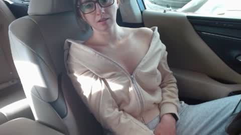 Melissa   online show from March 10, 12:38 pm