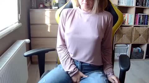 Melissa   online show from February 12, 12:44 pm