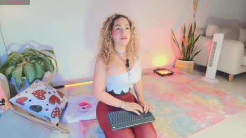 TINY  online show from March 29, 3:49 am