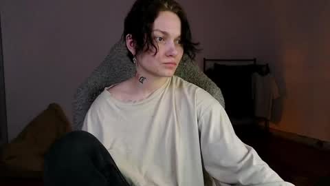esajukyy online show from May 18, 3:29 pm