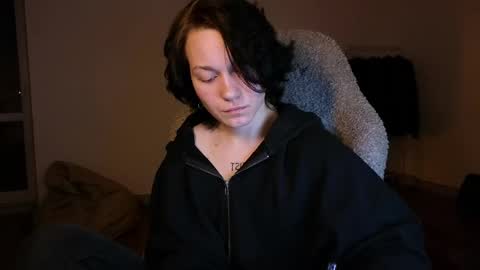 esajukyy online show from May 9, 5:04 pm