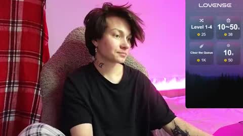 esajukyy online show from October 14, 10:40 am