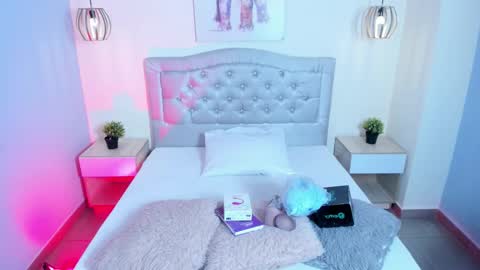 Escarlet online show from December 1, 2:09 pm