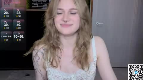 EshleGreen online show from May 12, 10:38 pm