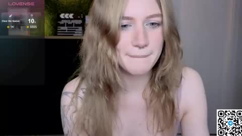EshleGreen online show from May 7, 9:51 pm