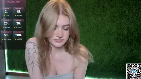 EshleGreen online show from May 6, 9:41 pm