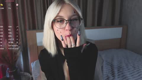 Ellie online show from February 5, 6:26 pm