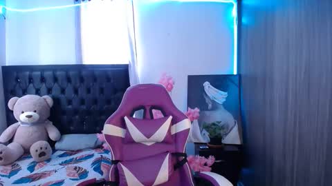 Esmeralda online show from May 23, 6:28 pm