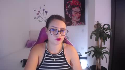 Esmeralda online show from April 4, 6:51 pm