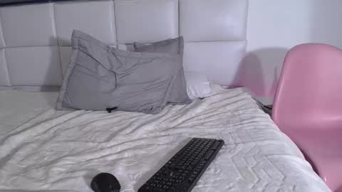 esmeralda_collins_ online show from October 3, 2:38 am