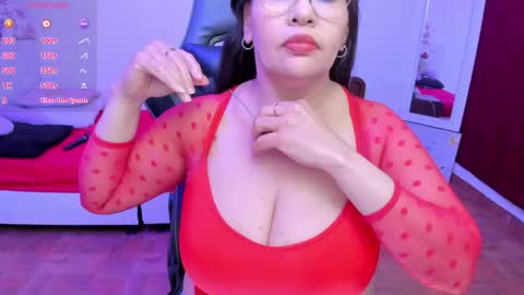 esme online show from May 2, 8:01 pm