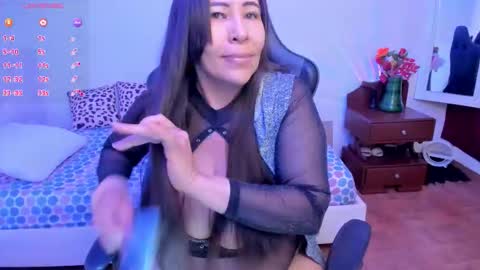 esme online show from October 18, 4:32 pm