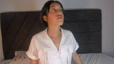 esme online show from June 3, 2:33 pm