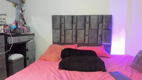 Perla online show from May 11, 11:13 pm