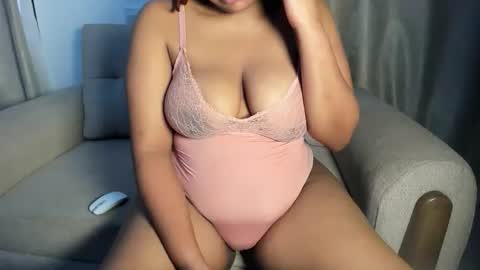 Esme online show from October 12, 3:31 am